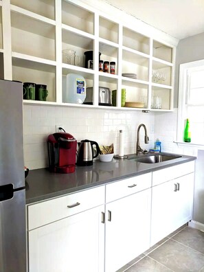 Microwave, spices - Serene Sanctuary - Lake View! (Raleigh)