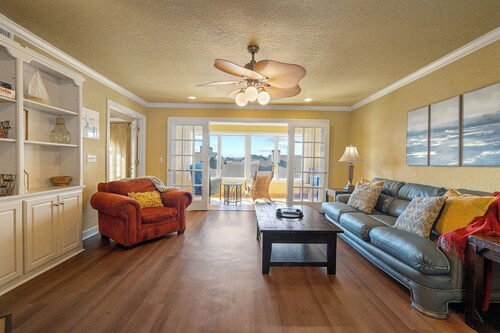 Condo at Sunbay Resort! Heated Pool & Hot Tub!