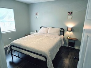 2 bedrooms, iron/ironing board, free WiFi, bed sheets