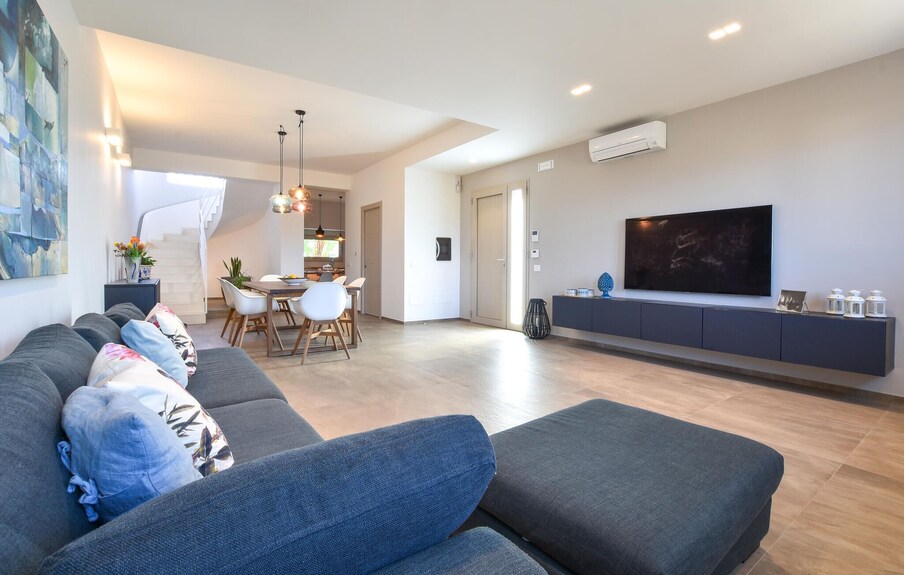 3 Bedroom Lovely Home In Balestrate - Balestrate