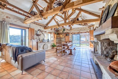 Holiday Home 'Le Moulin' with Private Pool, Private Terrace and Wi-Fi