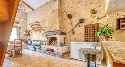 Casa de vacaciones 'La Grange' con piscina privada, terraza privada y Wi-Fi
