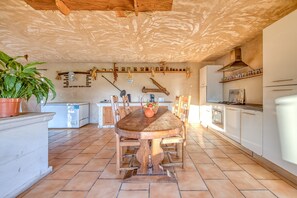 Dining - Holiday Home 'L'Ecurie' with Private Pool, Private Terrace and Wi-Fi (Guizengeard)