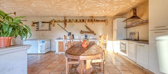 Holiday Home 'L'Ecurie' with Private Pool, Private Terrace and Wi-Fi