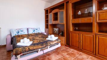 1 bedroom, free WiFi, bed sheets