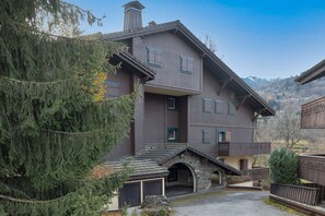 Exterior - Apartment 'Le Ruisseau' with Private Garden, Balcony and Wi-Fi (Saint-Gervais-les-Bains)