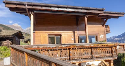 Guest House 'Chambre D'hĂŽte Dans Un Chalet' with Mountain View, Shared Terrace and Wi-Fi