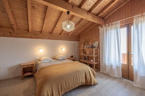 2 habitaciones, wifi gratis y ropa de cama 