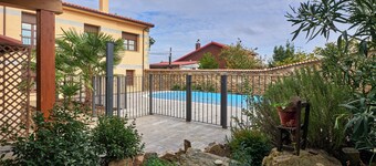 Apartment 'Habitacion 1 Adaptada' with Shared Pool, Shared Terrace and Wi-Fi