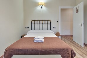 1 quarto, Wi-Fi de cortesia, roupa de cama