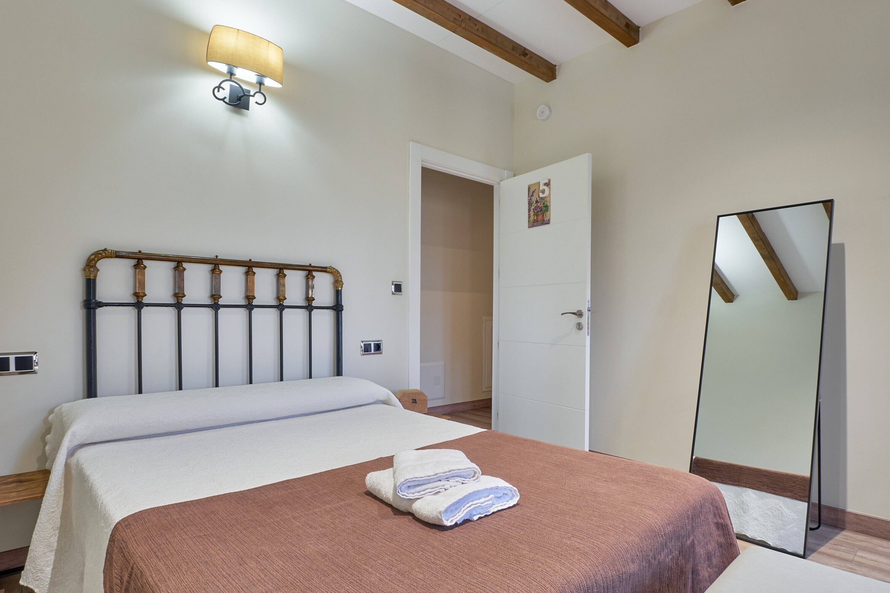 1 bedroom, free WiFi, bed sheets