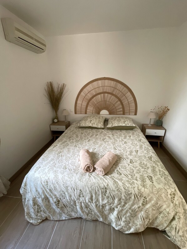 2 chambres, fer et planche à repasser, Wi-Fi, draps fournis