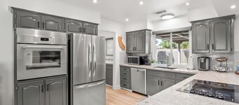 Fresno House - Pool + Arcade Games , Family Friendly!