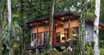 Beautiful and cozy apartment in the forest next to the Sarapiquí river