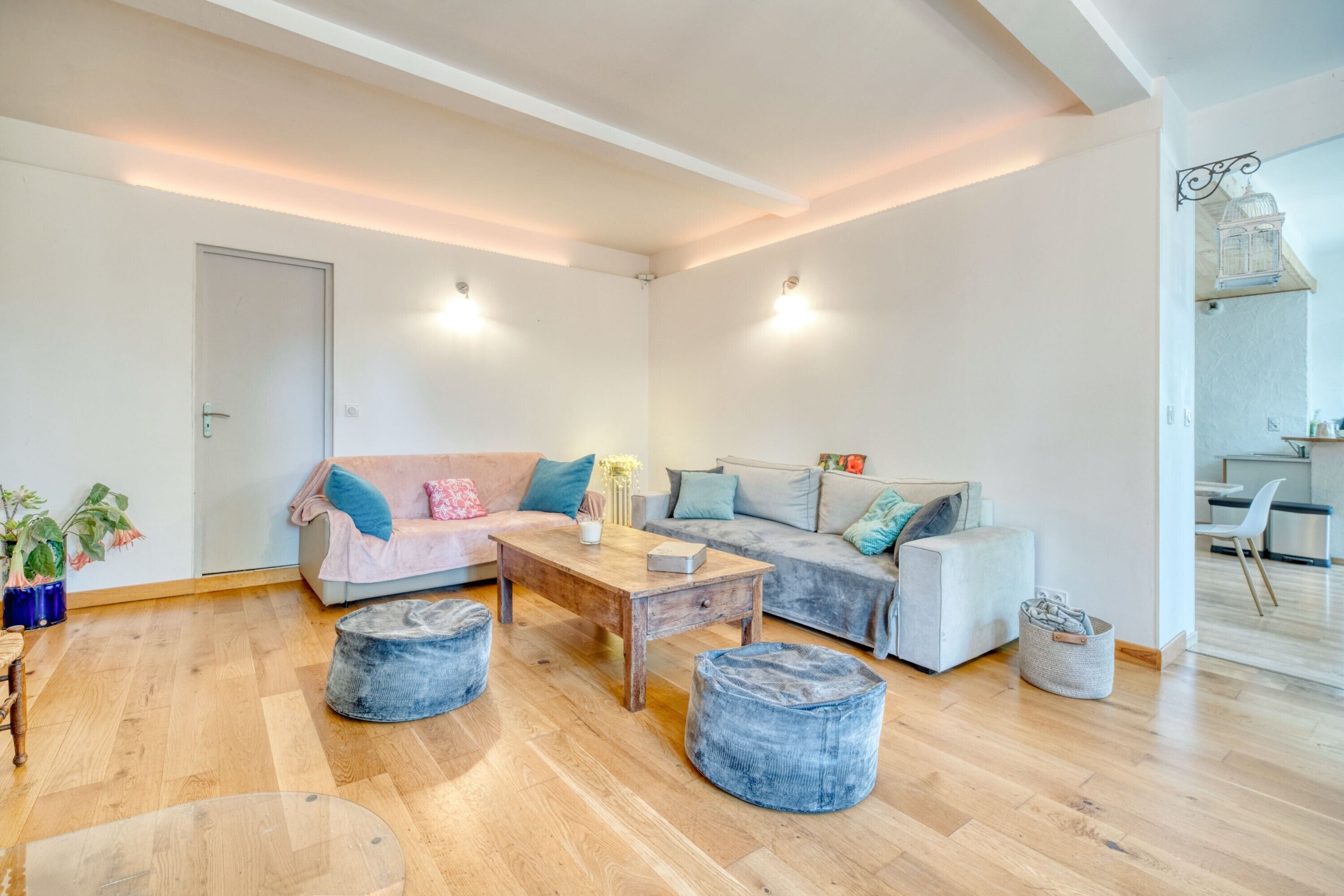 Télévision, table de tennis de table