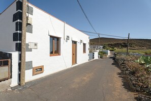 Exterior - Cottage 'La Higuera Blanca' with Private Garden, Wi-Fi and Air Conditioning (San Andrés)