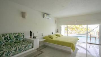 5 bedrooms, WiFi, bed sheets