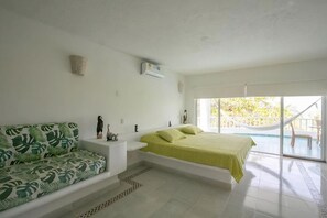 5 bedrooms, WiFi, bed sheets