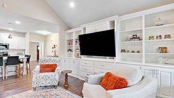 Smart-tv, videospil, bordfodbold, bordtennisbord