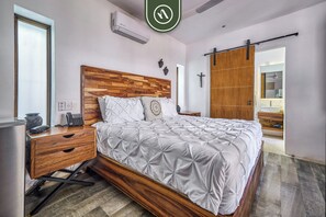 Laptopgeeigneter Arbeitsplatz, Bügeleisen/Bügelbrett, kostenloses WLAN