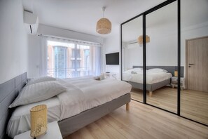 2 bedrooms, iron/ironing board, travel crib, free WiFi