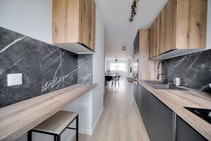 Fridge, microwave, oven, dishwasher