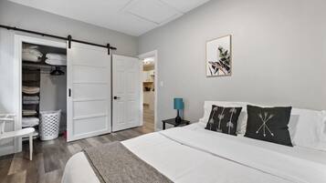 4 bedrooms, desk, iron/ironing board, WiFi