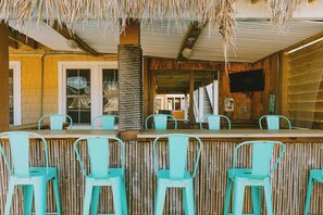 Property grounds - Coastal Distancing: Oceanside, Private Pool, Hot Tub, Close to Beach (Nags Head)
