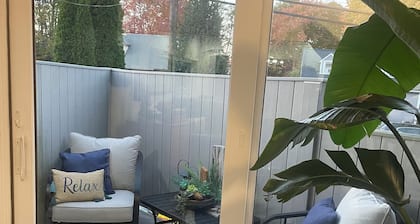 Spacious 4-bedroom Modern Architecture Cozy Getaway with Fitness Room, WiFi