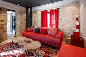 Télévision, cheminée