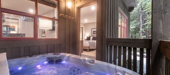 Townhome | Private hot tub | BBQ | Pets