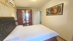 Luxury Condo, 2 Bedrooms, Balcony, Garden View