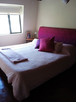 5 bedrooms, desk, iron/ironing board, free WiFi - CASA HERMOSA QUITO (Quito)