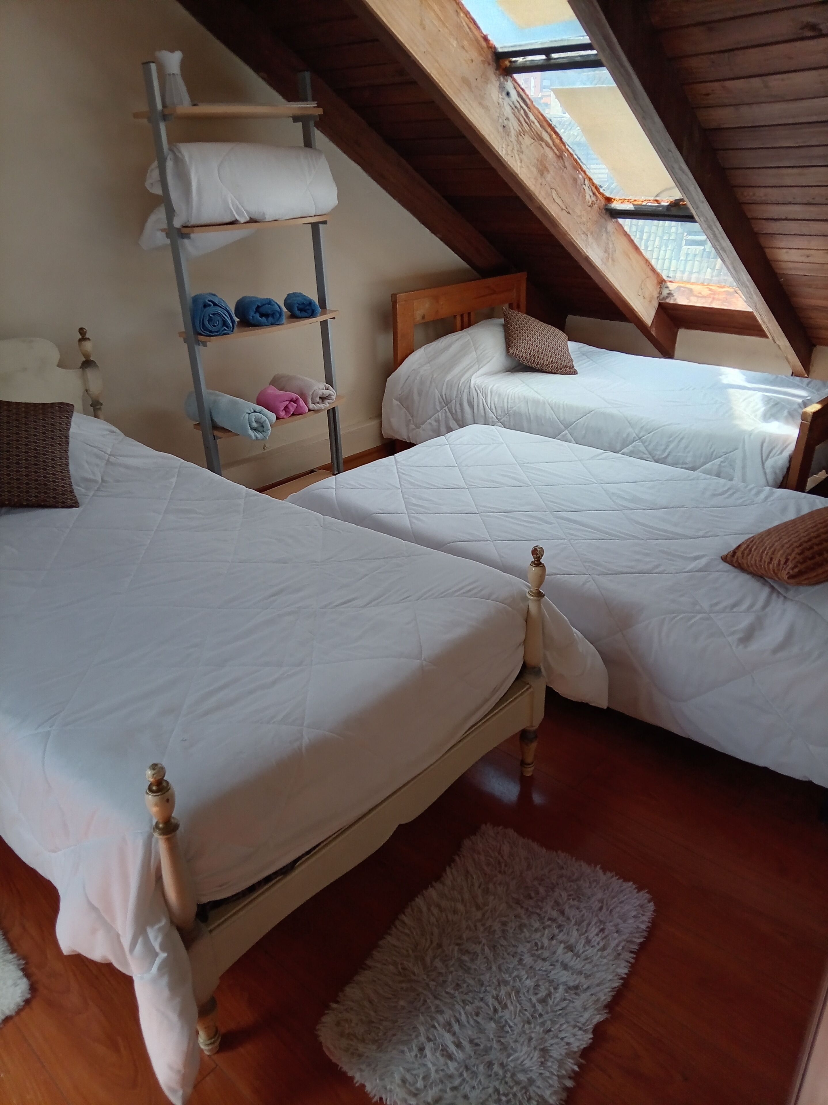 5 bedrooms, desk, iron/ironing board, free WiFi