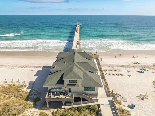 Paradise by the Pier by Carolina Getaway- 3BR Townhome Near Wrightsville Beach