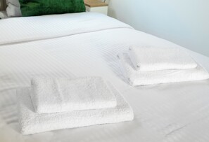 1 chambre, fer et planche à repasser, Wi-Fi, literie fournie