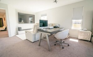 4 chambres, fer et planche à repasser, Wi-Fi, draps fournis