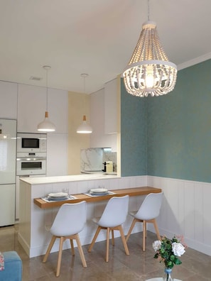 Apartment, 1 Bedroom, Smoking, Balcony | Dining room