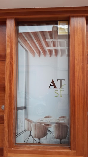 Apartment, 1 Bedroom, Smoking, Balcony | Property entrance
