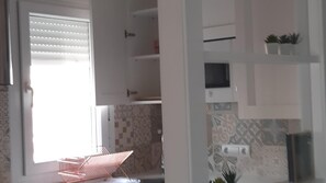 Apartment, 1 Bedroom, Smoking, Balcony | Living room