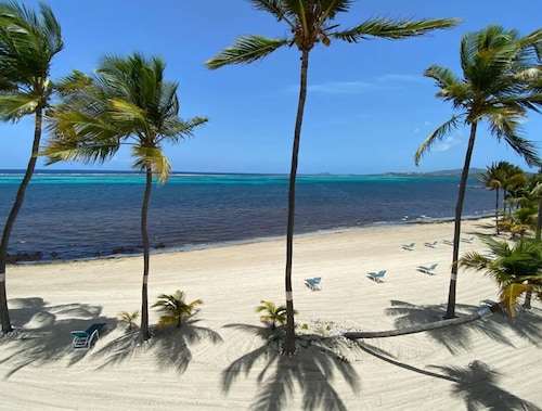 Stunning Caribbean Sea views!