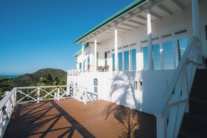 Terrace/patio - Amazing mountain top home with stunning views! (Marigot Bay)