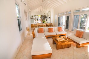 Smart TV, DVD player