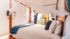 3 bedrooms, in-room safe, iron/ironing board, travel cot - Amazing mountain top home with stunning views! (Marigot Bay)