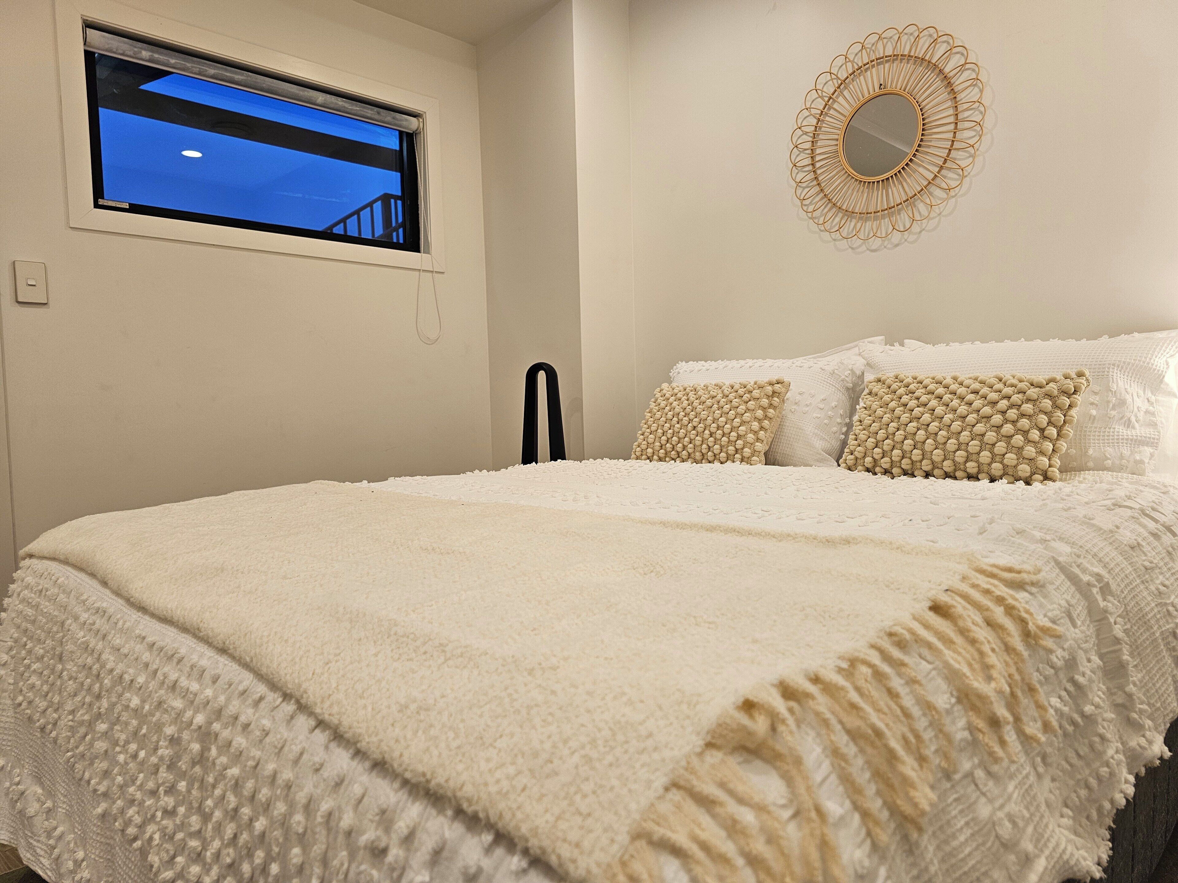 1 bedroom, iron/ironing board, internet, bed sheets