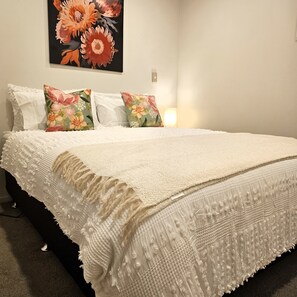 1 chambre, fer et planche à repasser, accès Internet, draps fournis