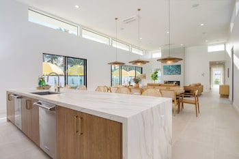House | Private kitchen | Full-size fridge, microwave, oven, stovetop at The Reserve at Polo Villas by AvantStay