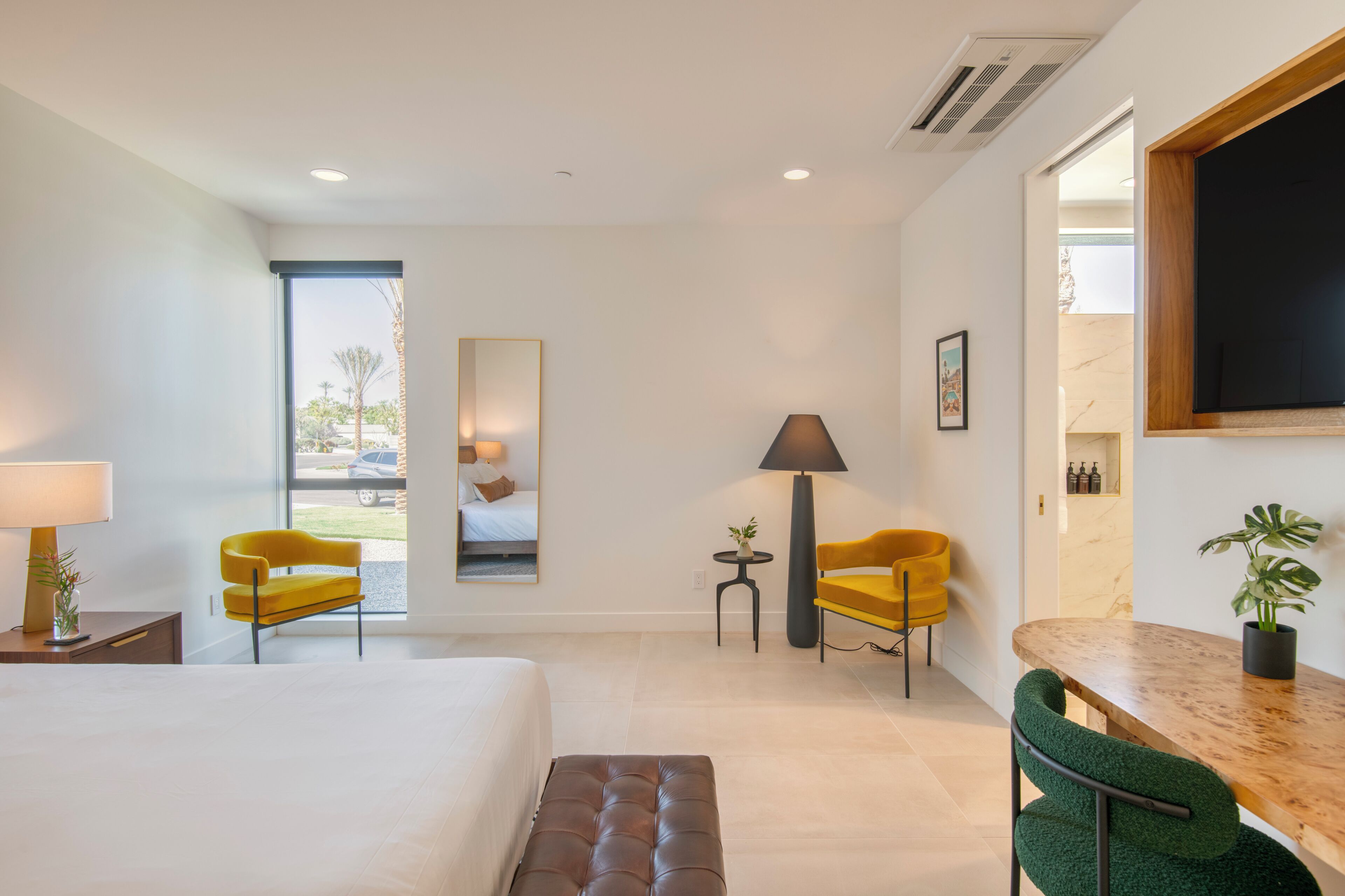 House, Patio | Laptop workspace, iron/ironing board, WiFi (free), bed sheets