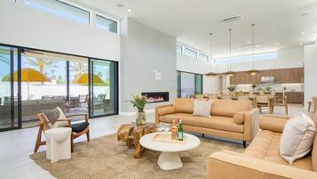 Villa, 6 Bedrooms | Living area | 50-inch Smart TV with digital channels