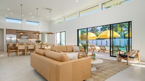 House | Living area - The Reserve at Polo Villas by AvantStay (La Quinta)